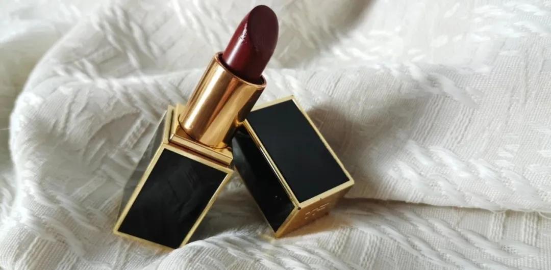 口红显白适合黄黑皮品牌,黄黑皮最显白的十大口红