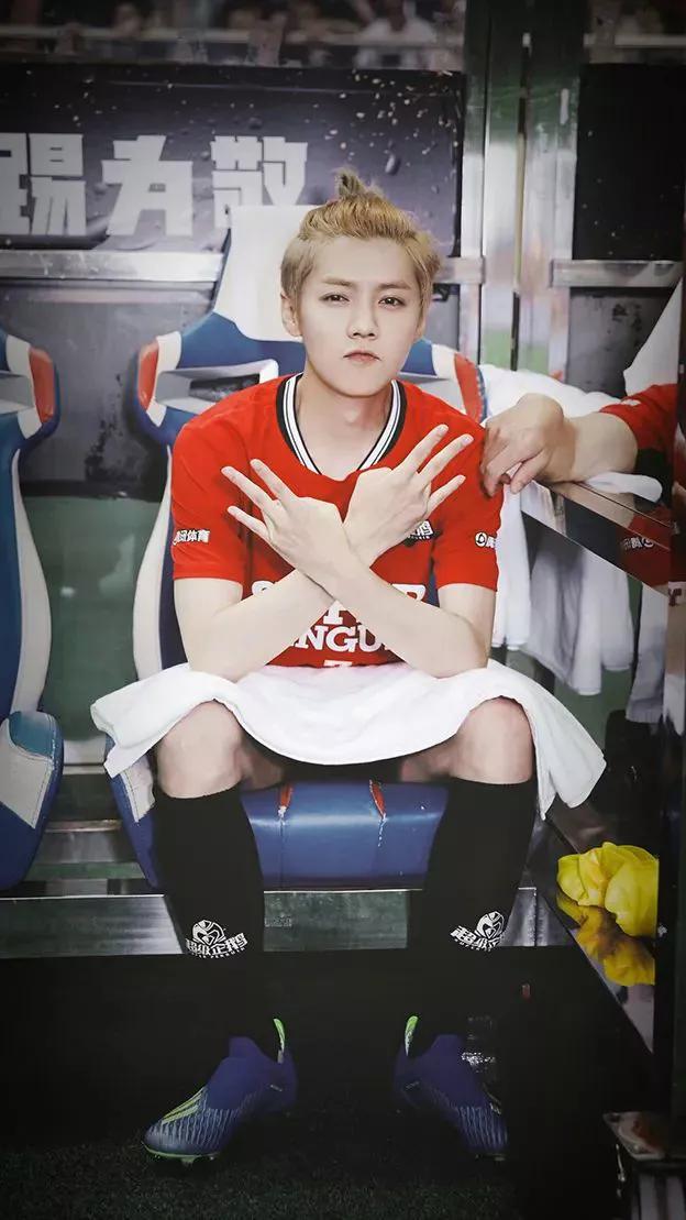 鹿晗壁纸浅蓝色系,鹿晗壁纸皮衣