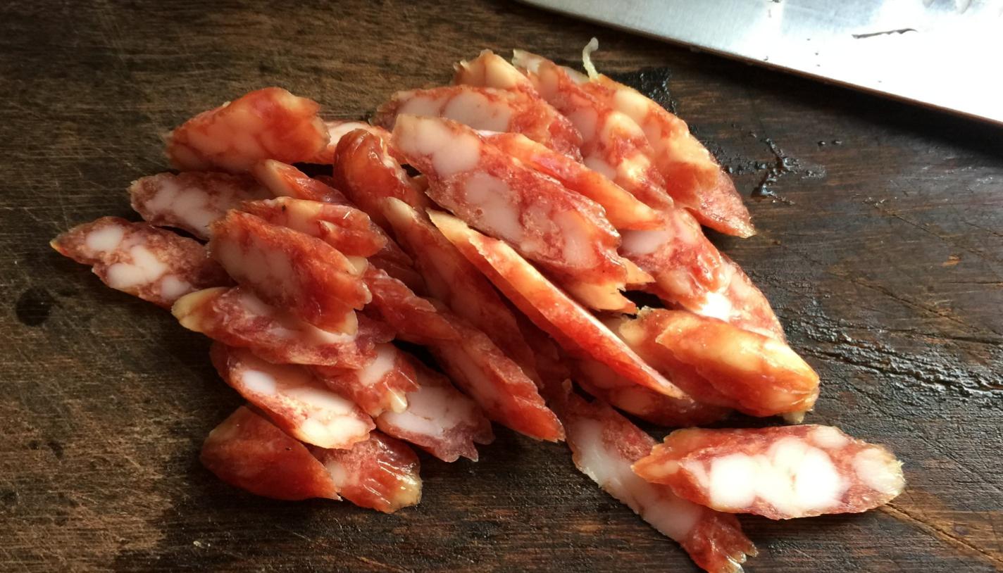 电饭锅煲仔饭腊肠最正宗的做法,青豆玉米香菇腊肠焖饭的做法大全