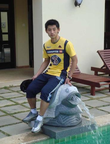 乒乓球跌落神坛,张继科从低谷里崛起