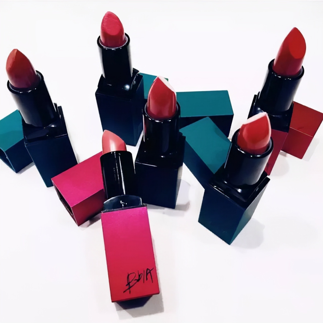 李佳琦推荐的日常百搭显白显温柔的口红合集：秋冬滋润不拔干