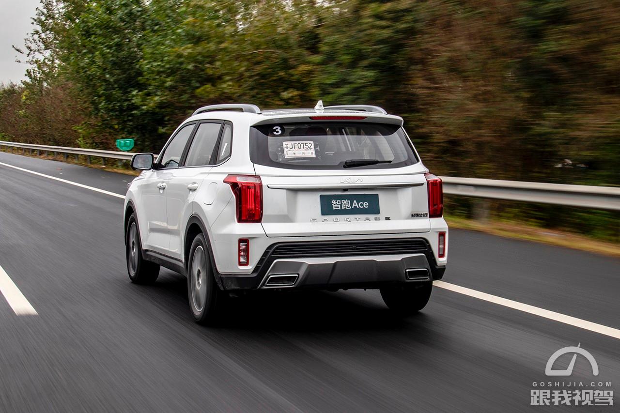 起亚智跑对比荣威rx5plus,起亚智跑对标车型