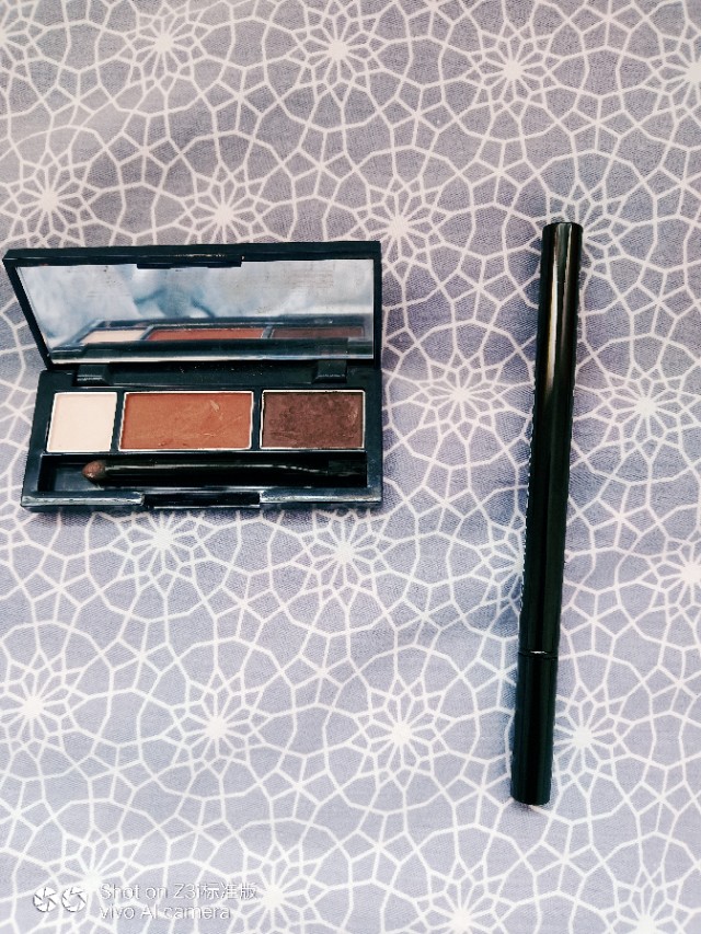 实用美妆小技巧摆脱手残 (美妆教程手残党日常)