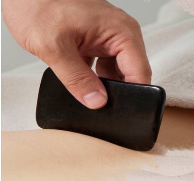 刮痧的准备工作,刮痧的手法与注意事项