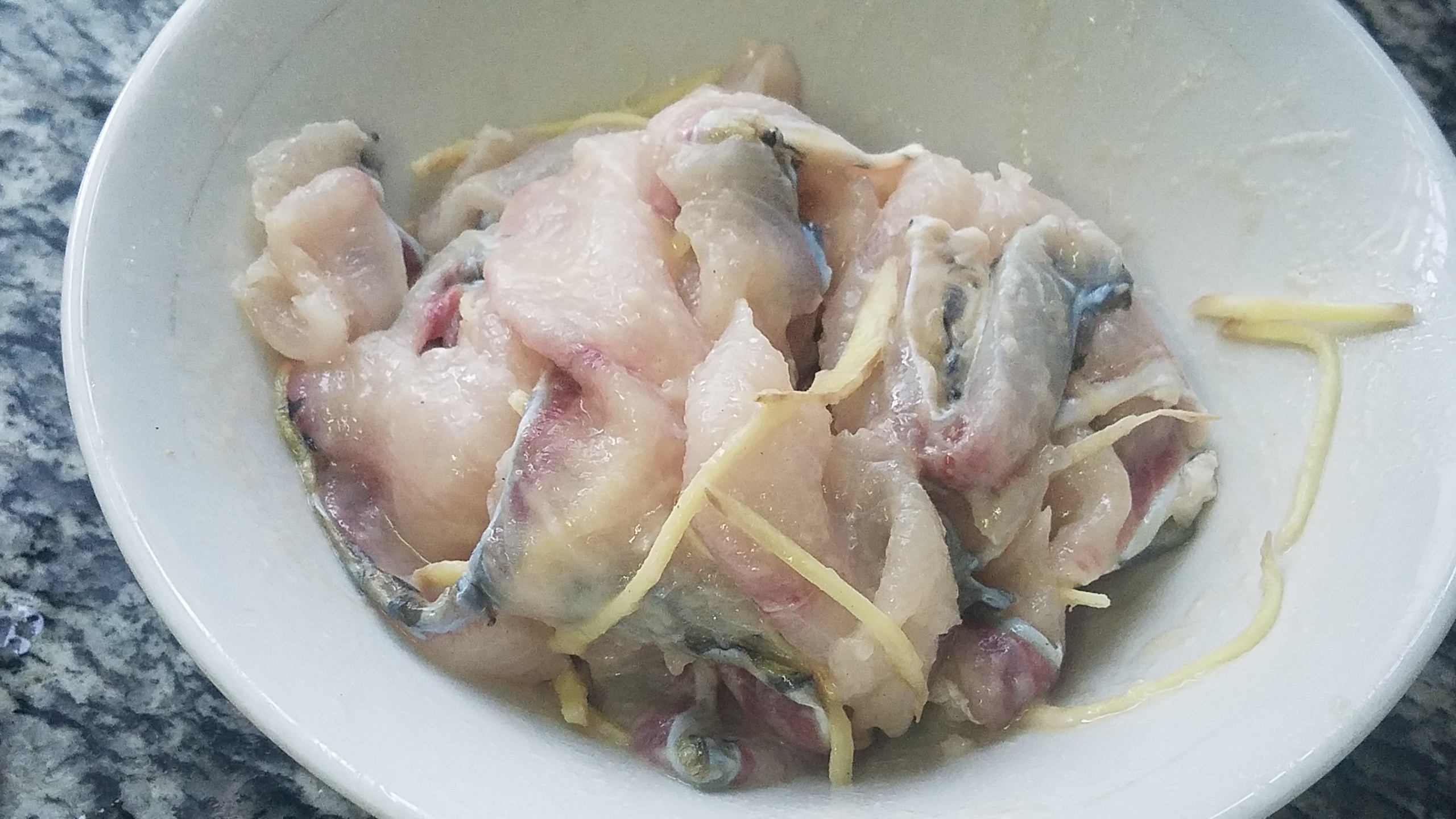 草鱼怎么炖好吃又简单方法大全,炖草鱼最简单好吃的做法