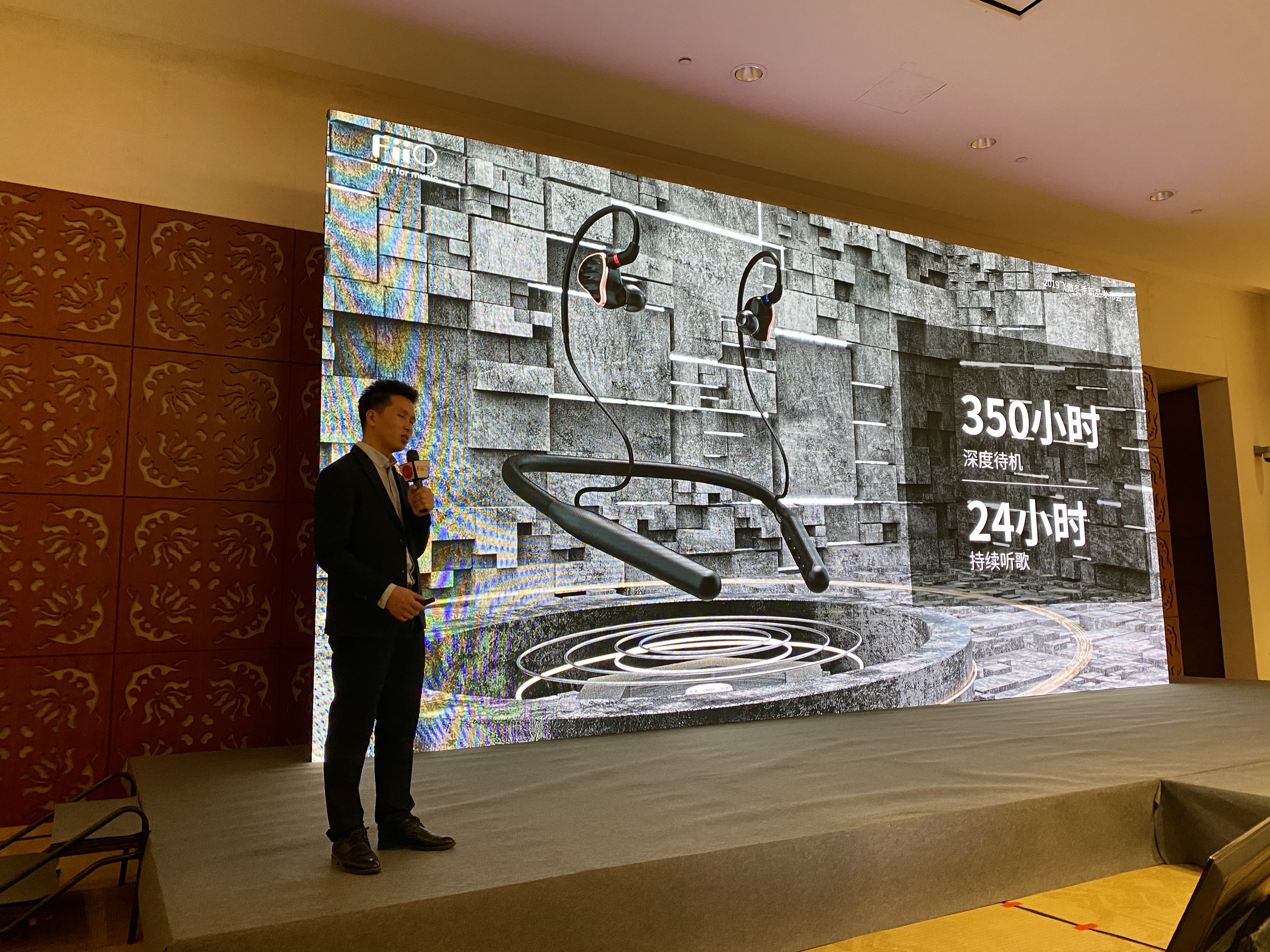 飞傲新品发布,价格屠夫无人机