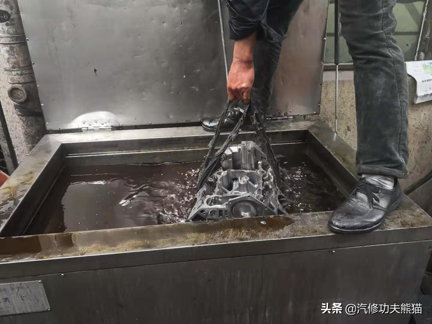 2020款保时捷卡宴s烧机油吗,保时捷卡宴免拆治理烧机油靠谱吗