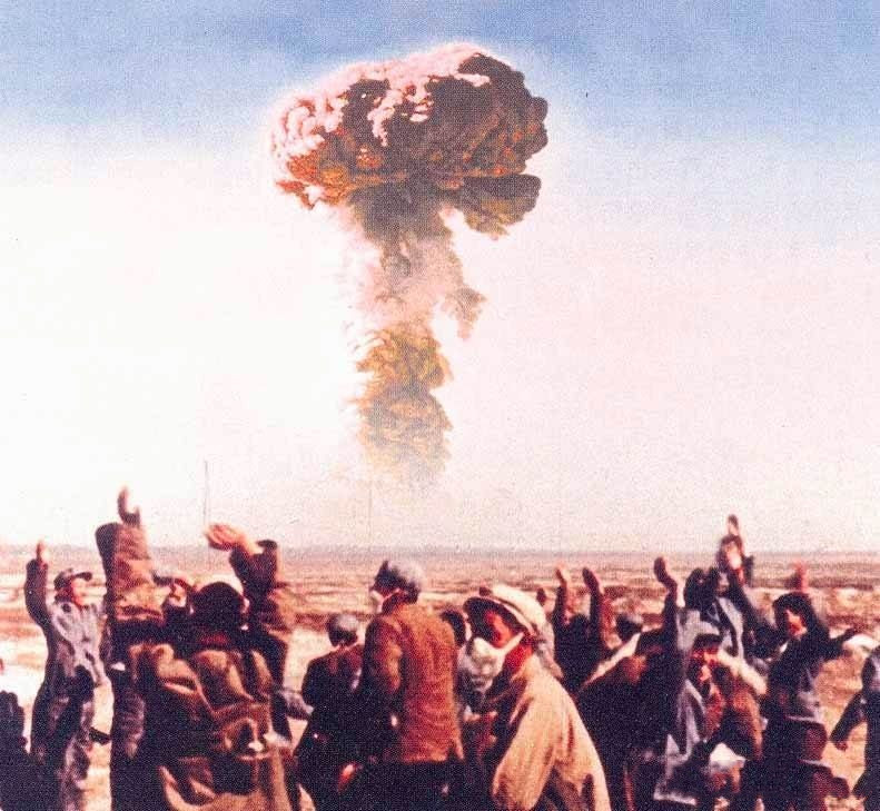 邓稼先和杨振宁原子弹,杨振宁眼中的两弹元勋邓稼先