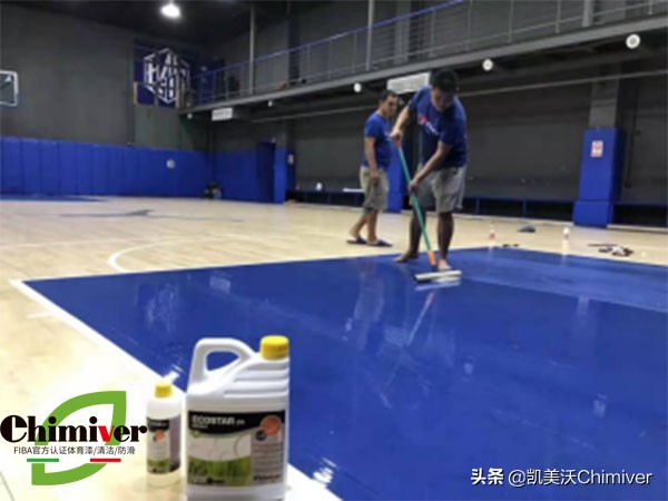 篮球馆木地板铺设过程,木地板球馆推荐