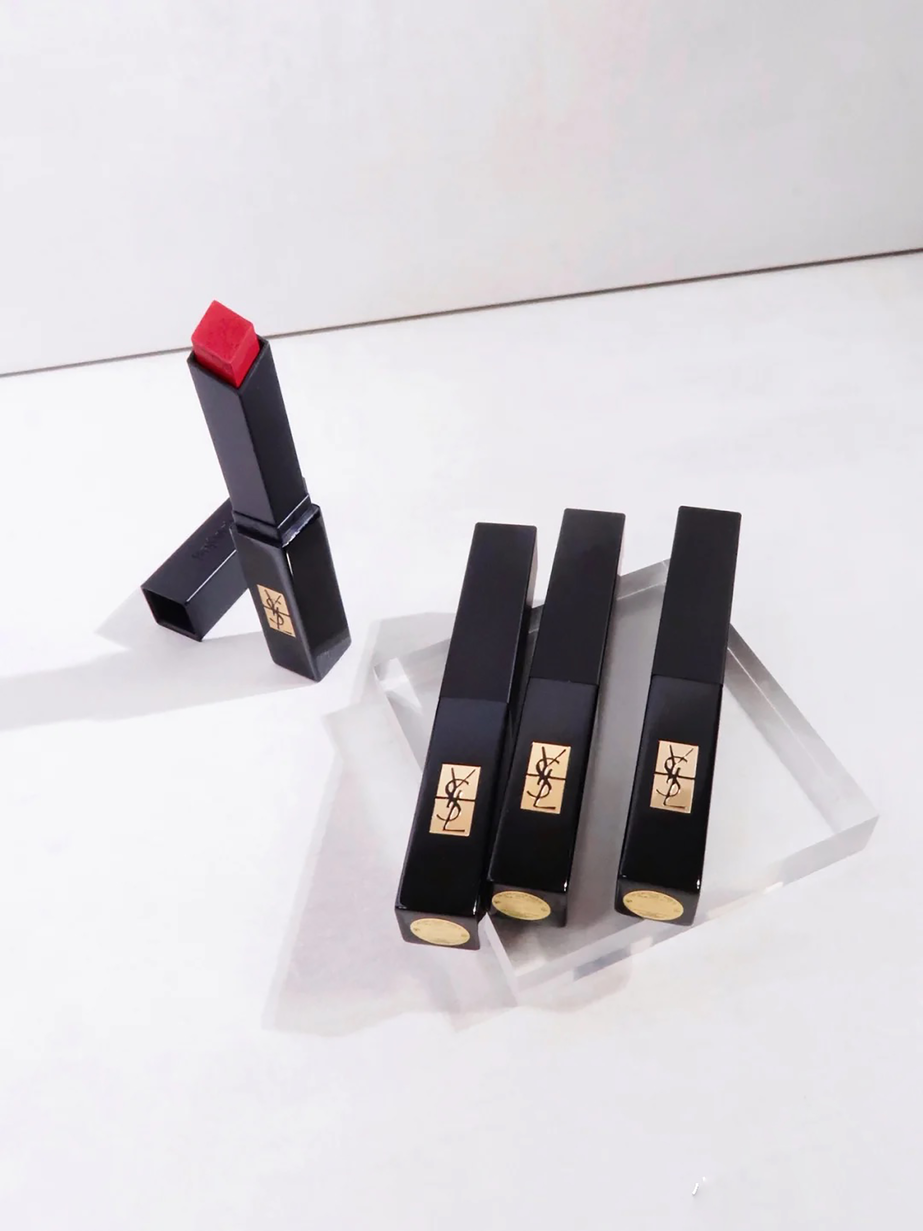 dior豆沙棕丝绒720口红试色,ysl302小黑条豆沙色和迪奥720