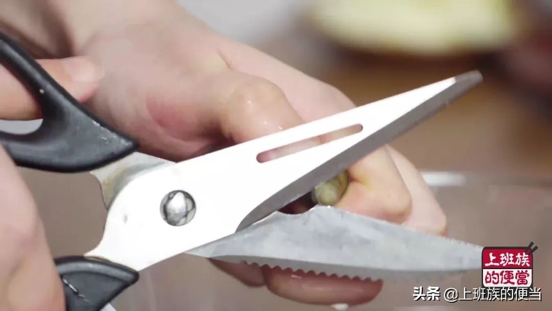 正宗柳州螺蛳粉汤底做法及配方,螺蛳粉好吃的吃法