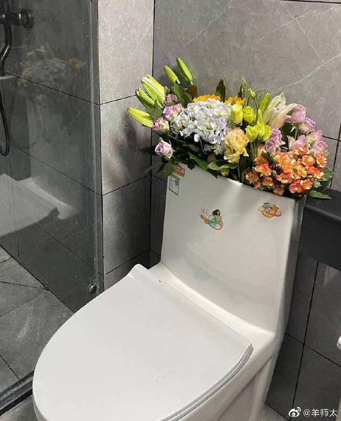 杨笠调侃自己的成功单纯靠貌美,杨笠调侃男性垃圾完整版