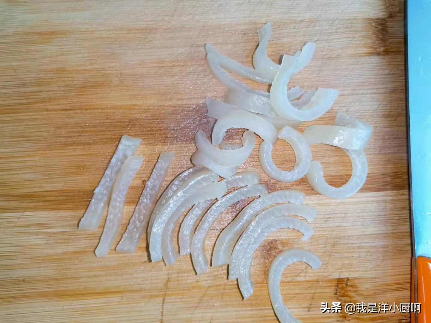 下酒菜脆爽猪皮,猪皮这么做再也不用买下酒菜了