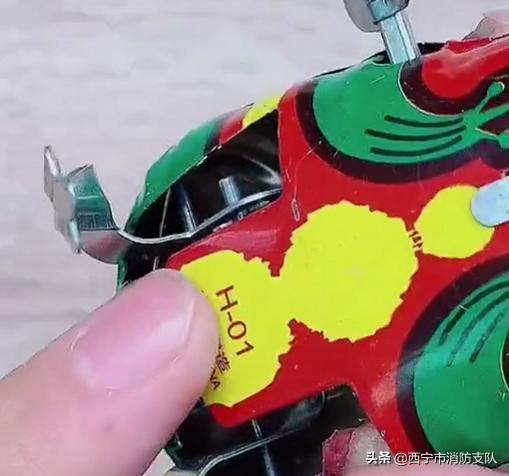 铁皮青蛙有多危险,家长一定要警惕这种玩具