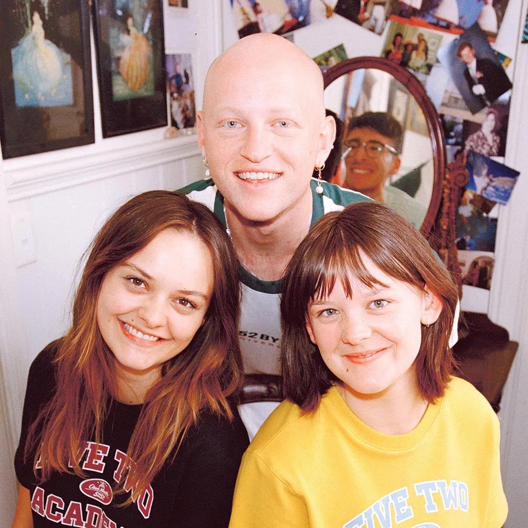 超减龄穿搭法则被杨超越狠狠拿捏,杨超越水手服穿搭