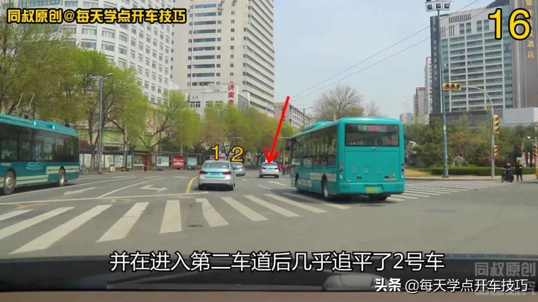 十个路口左转要注意什么,双红绿灯左转怎么过