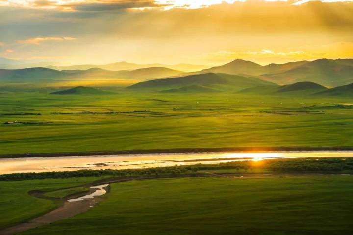 中国最美的八大草原,夏天旅游,与草原最配哦