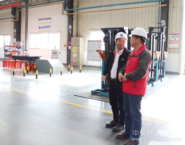 质量与责任同行——访柳工叉车（山东）工厂小记