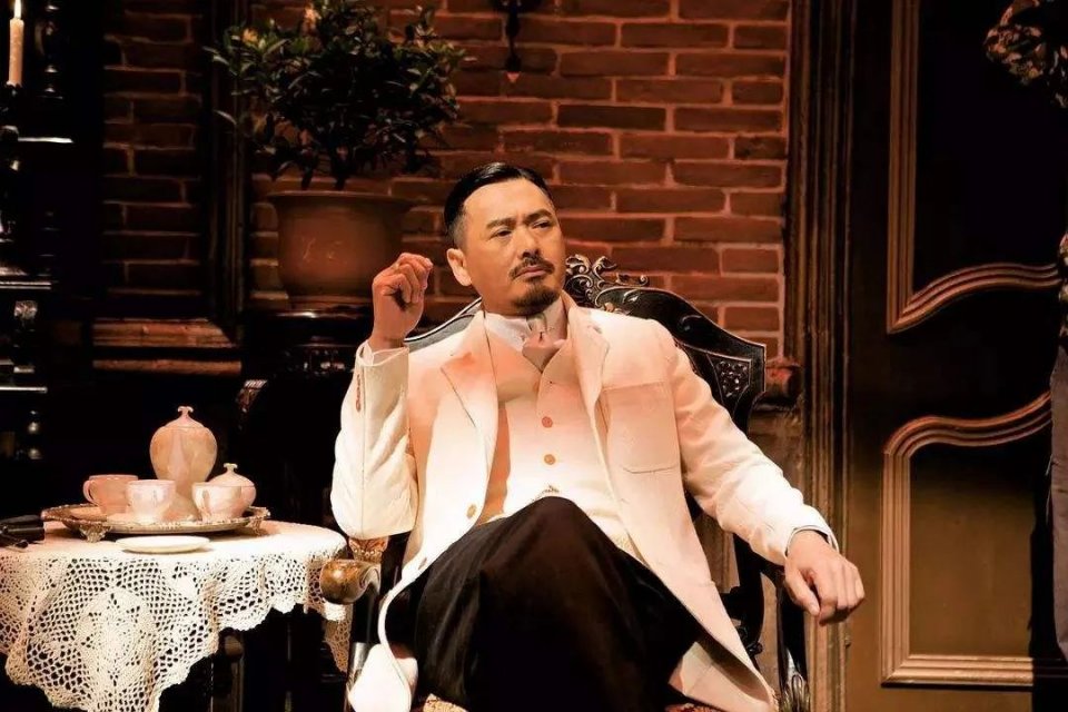 《让*弹子**飞》的深度解析：为什么屠龙少年，终究要变成恶龙