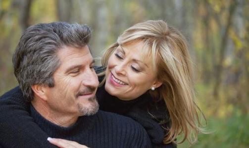 50岁的女人更年期怎样度过,50岁女人到了更年期怎么办