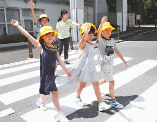 上海接送孩子放学钟点工走俏,新型职业上海接送孩子放学钟点工