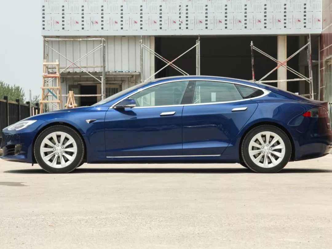 去年我们实测过的轿车里，这8台都有一个“第一”