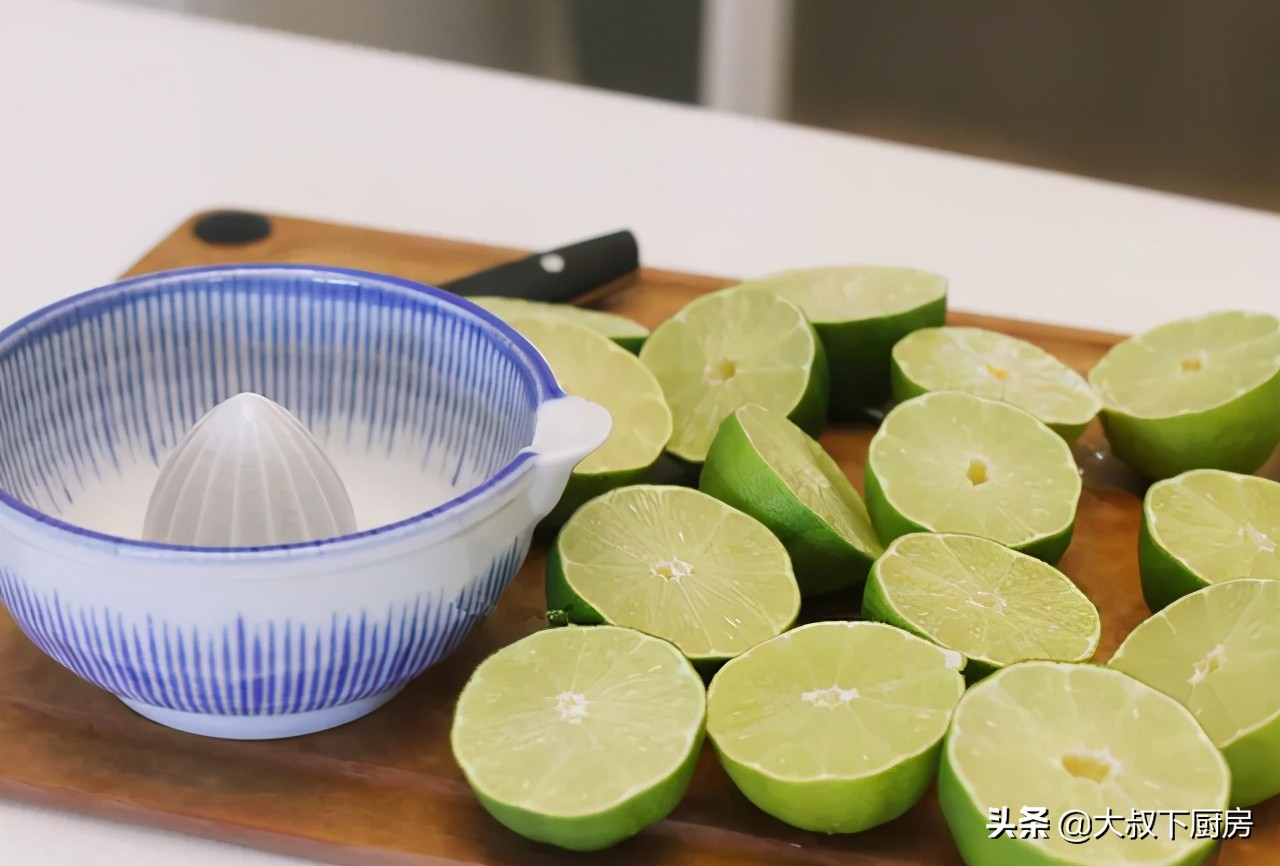 自制夏日饮品老白茶怎么做,夏季在家自制饮料冻柠茶