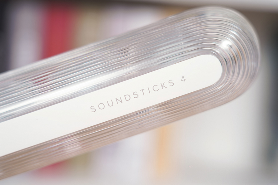 哈曼卡顿soundsticks4水晶四代,哈曼卡顿琥珀三代便携音响测评
