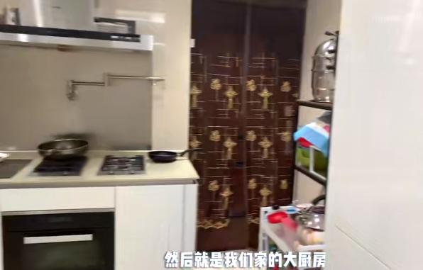 孙侨潞去世前住所曝光，衣帽间全是奢侈品，月租3万养好几只宠物