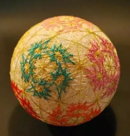 红底樱花手鞠球编织视频,大唐手鞠球编织教程