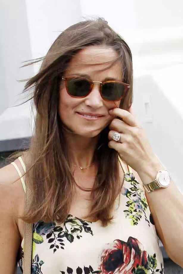 人生不需要刻意讨好，女神最爱——卡地亚蓝气球