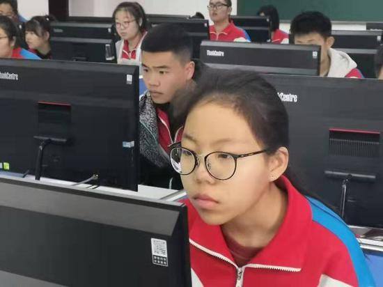 高二孩子怎么报名高考,是否该给孩子报名参加高考