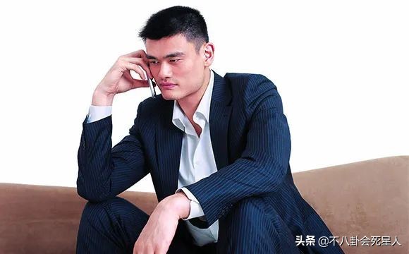 星二代遗传好基因：姚明11岁女儿身高1米8，曹颖的儿子长相帅气