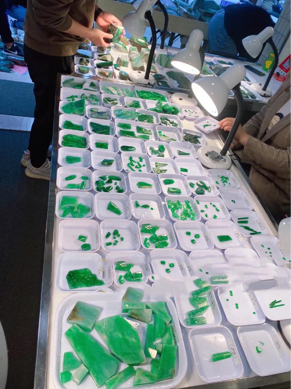 翡翠现在的趋势,最近的翡翠成品