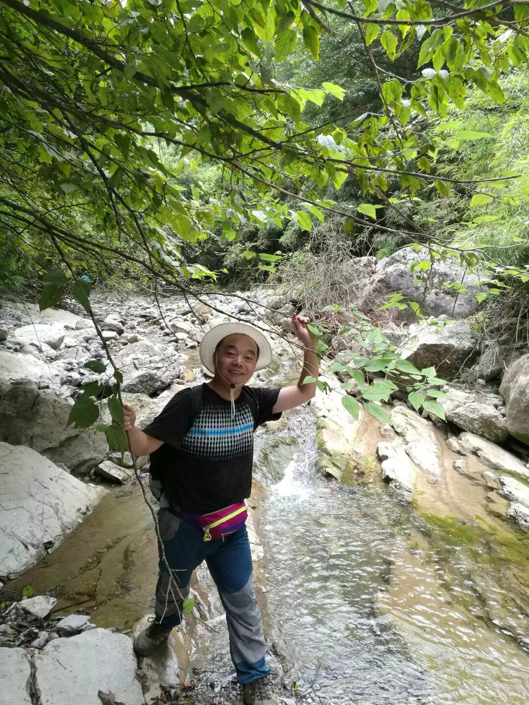 西漂湾瀑布群,建始西漂湾瀑布群