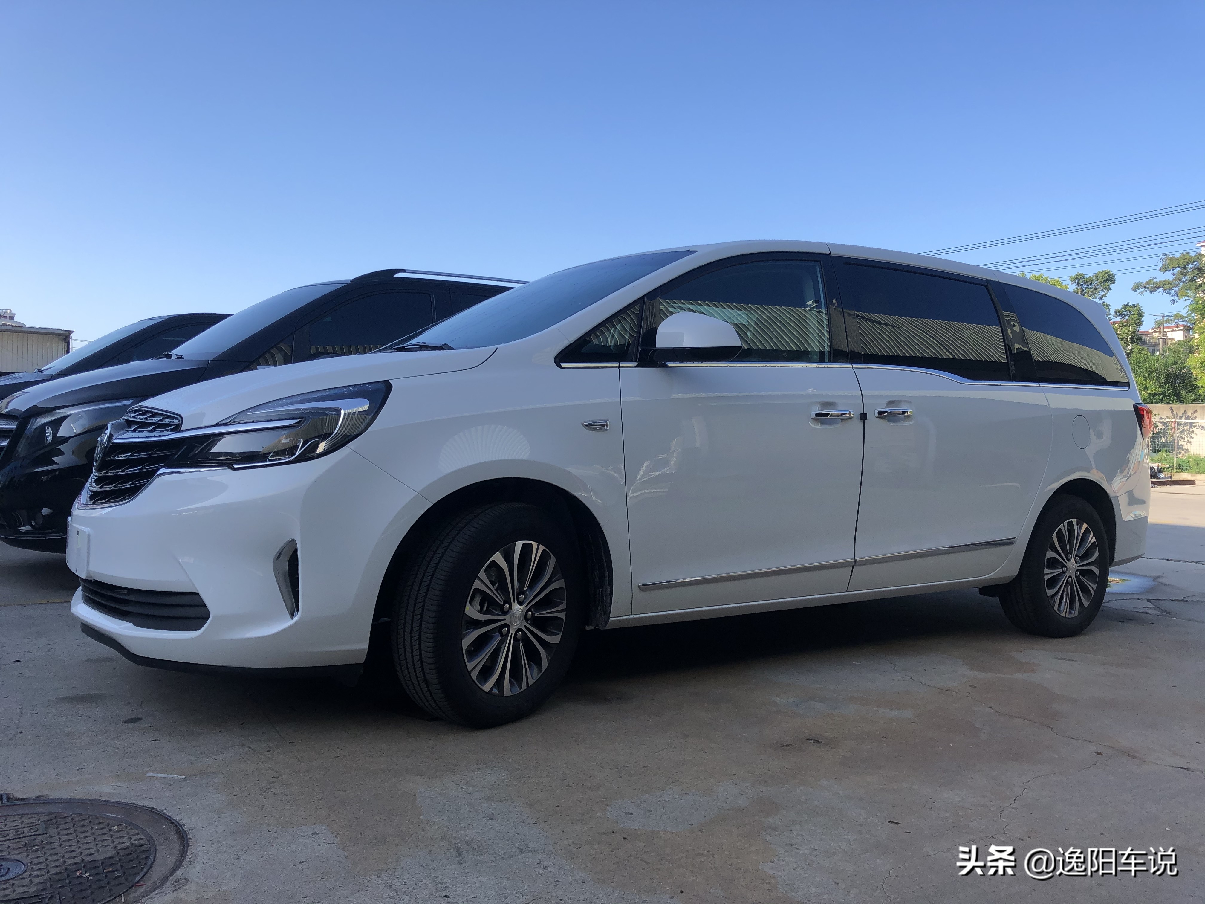 别克胖头鱼gl8哪一款值得买,别克gl8胖头鱼白色