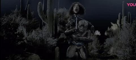 重口恶趣味，才是《黑衣人》的精髓！蹭漫威热度，没用