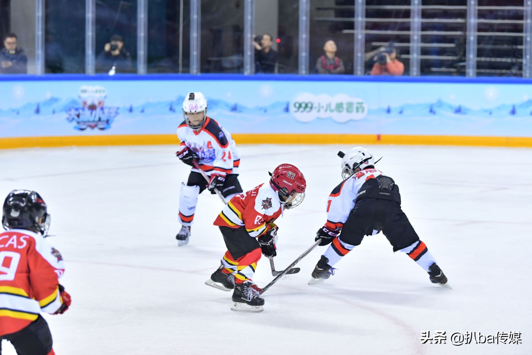 易烊千玺大兵小将刘芸,刘芸易烊千玺团建