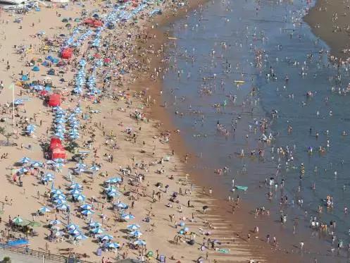 人山人海也是一种美丽风景,人山人海也是风景线