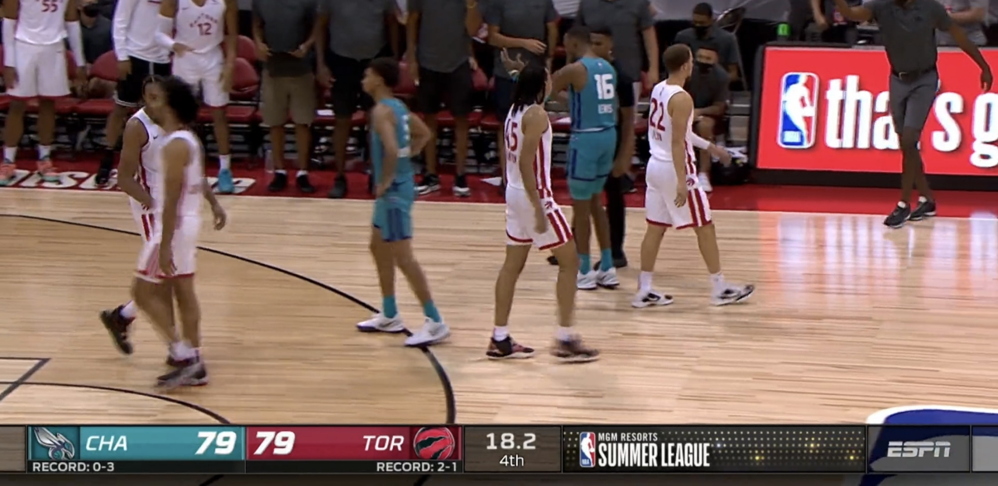 领先二十分被绝杀nba,剩0.2秒篮球绝杀nba