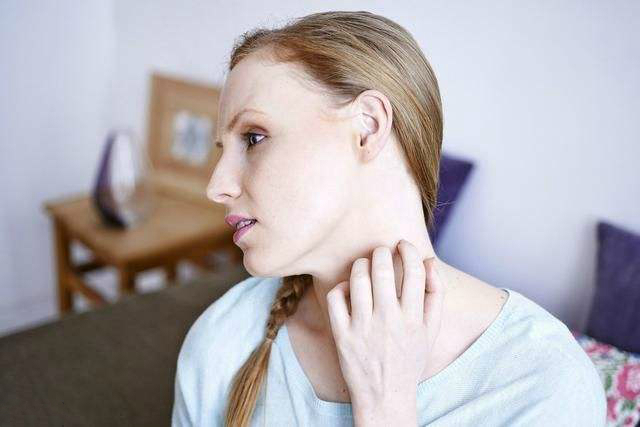 夏季狗狗掉毛严重是什么原因,柴犬夏天掉毛严重正常吗