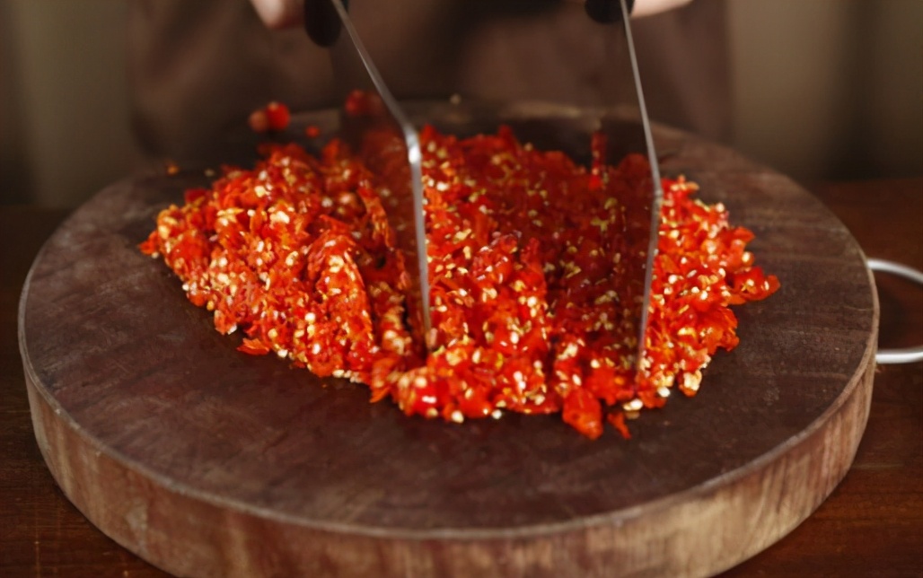 不管啥牌子的豆瓣酱，发现这3点，都不是正宗的，无论贵贱都别买