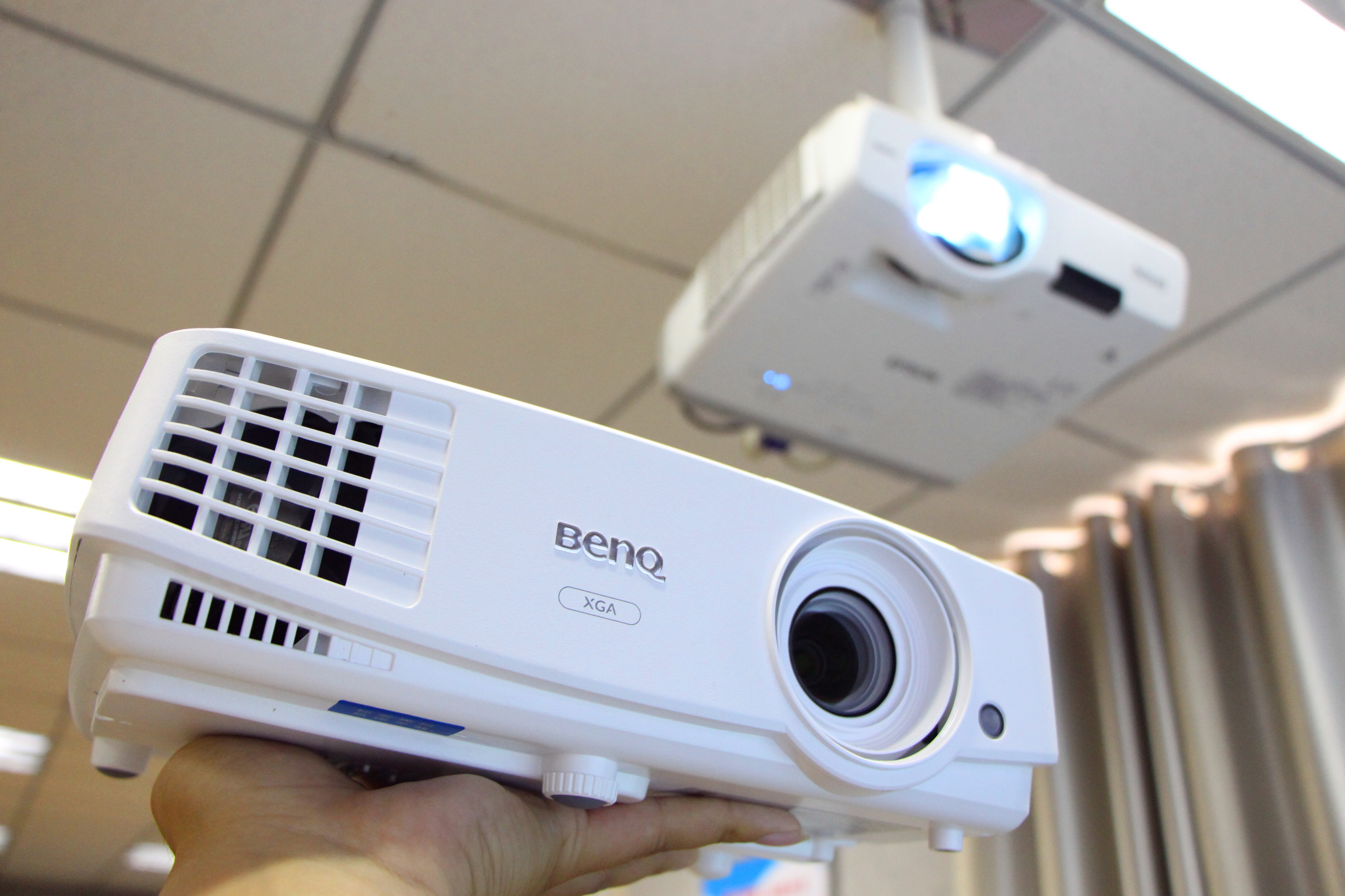 投影幕布白玻纤150寸以上的,白玻纤投影幕布130寸