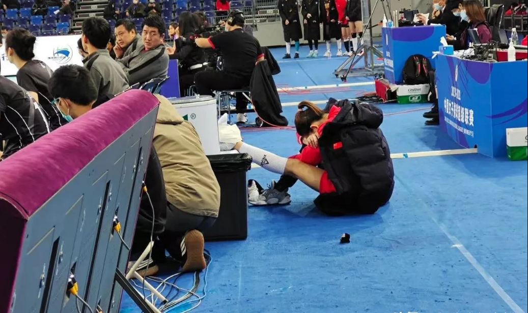 刁琳宇伤势诊断出炉!希望李盈莹学习朱婷、张常宁,规范动作吧