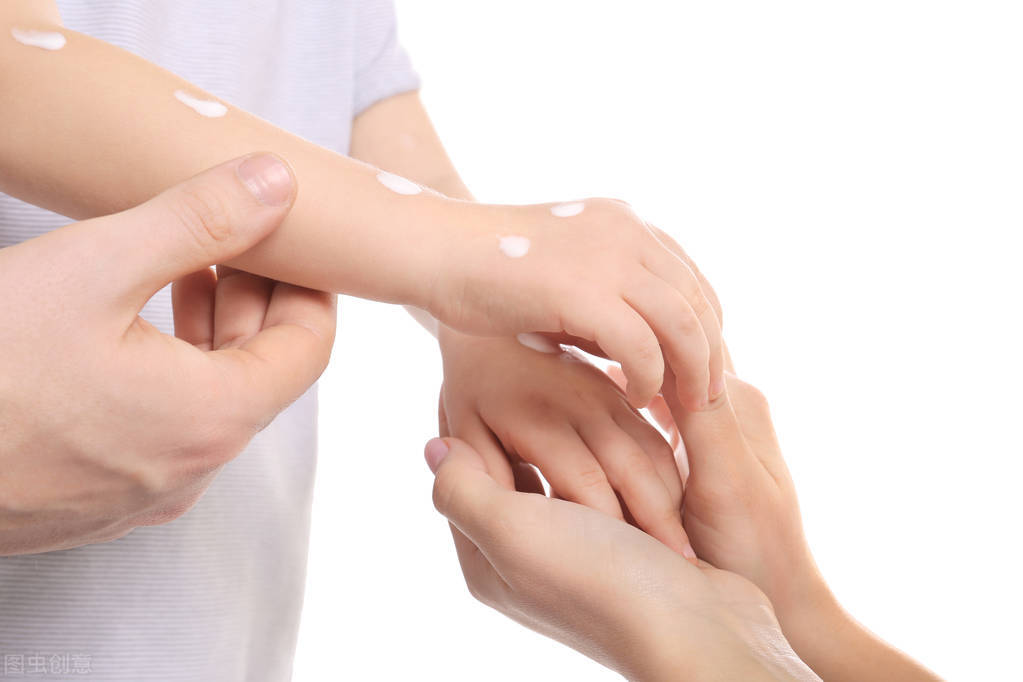 宝宝出水痘时注意事项,出水痘怎么护理不留疤