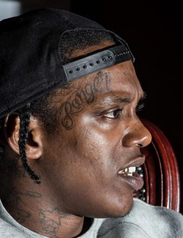 足球各大球星的纹身,金钱买不了文明和素质