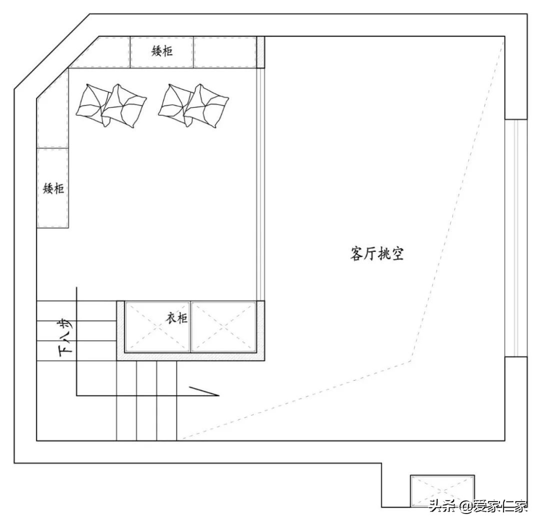 她买下32㎡上海老旧学区房，为女儿打造小桃园，还有超舒适大庭院