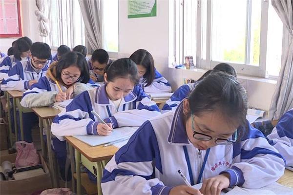 初中生熬夜写作业该怎么解决,初中生晚上怎么高效写作业