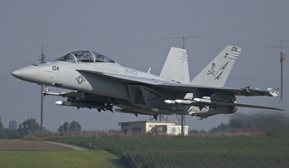 fa-18超级大黄蜂音爆,f18超级大黄蜂战斗机中文版