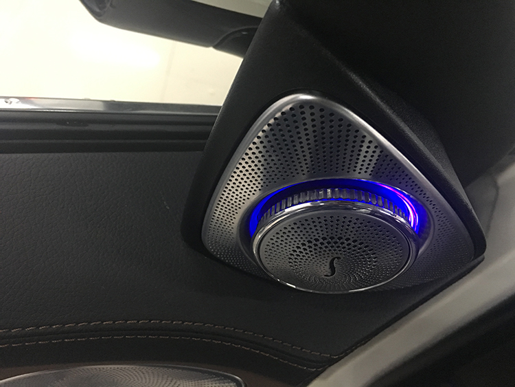 奔驰s320柏林之声带旋转么,奔驰s320柏林之声怎么调均衡器